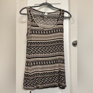 🤎 Beige & Black Geometric Print Sleeveless Top – Size M